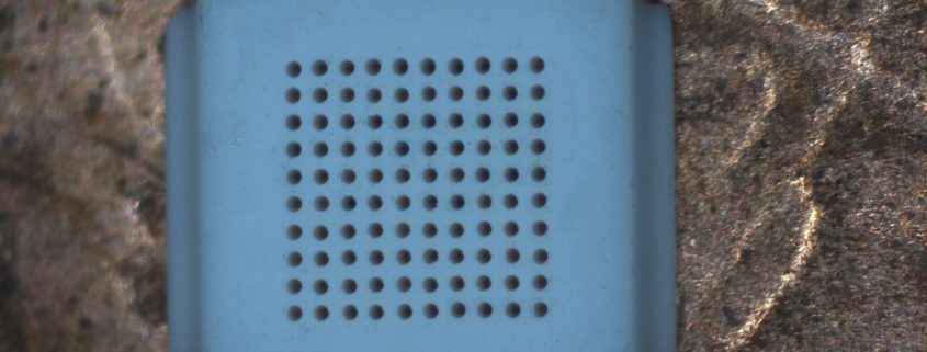 Mikrobohren in Keramik: Bohrdurchmesser 100 µm
